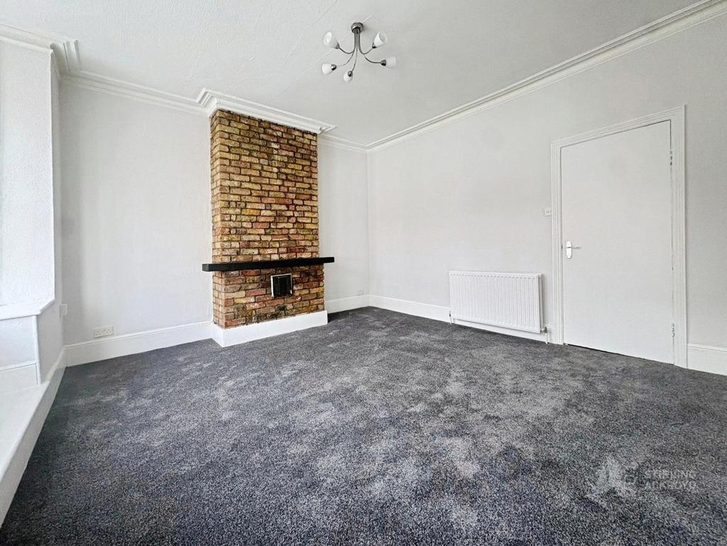 Apartment in Croydon - More