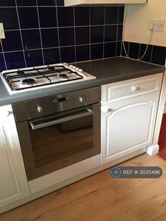 2 bedroom semi-detached house to rent, High Bank Close, Leeds, LS15