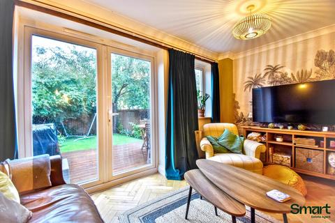 3 bedroom semi-detached house for sale, Norman Mews, Exeter EX2