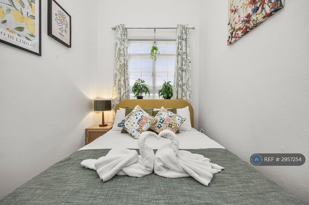 Apartment in Brighton - View 3