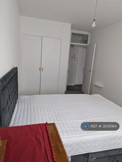 1 bedroom flat to rent, Bulstrode Road, Hounslow, TW3