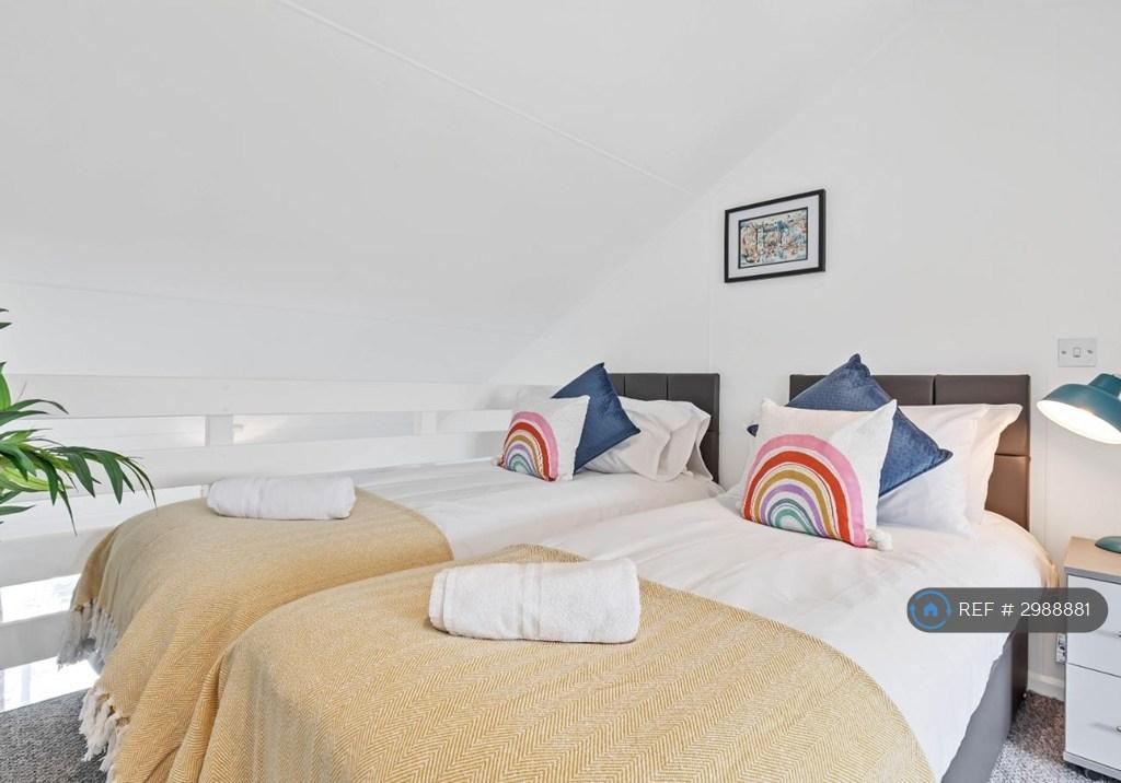 Apartment in Brighton - View 5