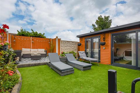 4 bedroom detached house for sale, Crabtree Close, Wolverhampton