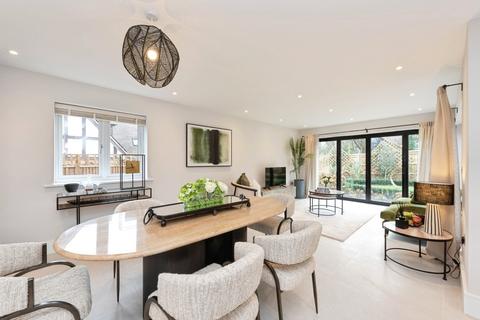 4 bedroom detached house for sale, Huntersfield Farm, Fairlawn Road, Banstead, Surrey, SM7