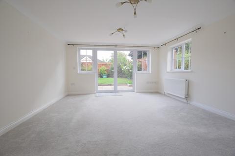 3 bedroom semi-detached house to rent, Yew Lane, New Milton, Hampshire. BH25 5BA