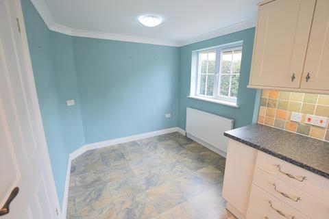 3 bedroom semi-detached house to rent, Yew Lane, New Milton, Hampshire. BH25 5BA