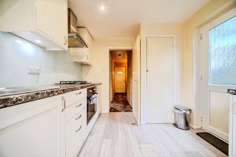 3 bedroom semi-detached house for sale, Edmunds Road, BANBURY, Oxfordshire, OX16