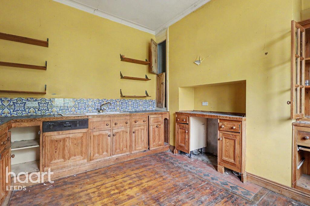 House in Leeds, West Yorkshire - View 3