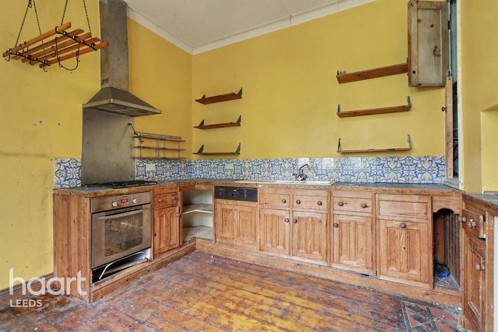 House in Leeds, West Yorkshire - View 5