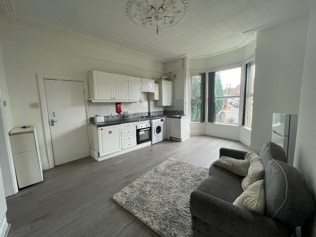 Apartment in Leeds, West Yorkshire - View 4