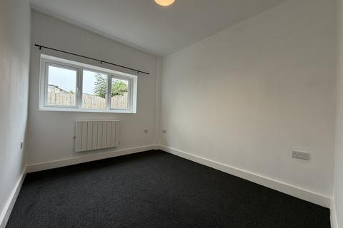 1 bedroom flat to rent, Maenafon, Llanfairpwll, Anglesey, LL61