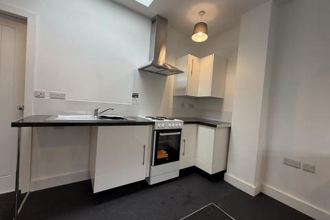 1 bedroom flat to rent, Maenafon, Llanfairpwll, Anglesey, LL61