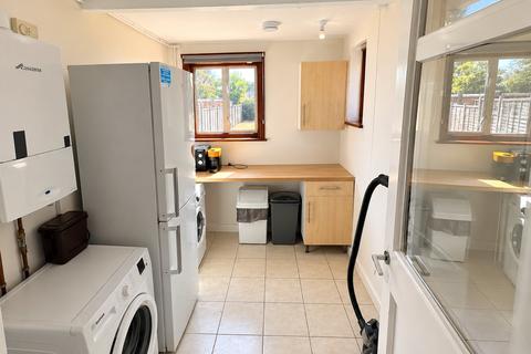 4 bedroom semi-detached house for sale, Mayfield Road, Southampton, Hampshire, SO17