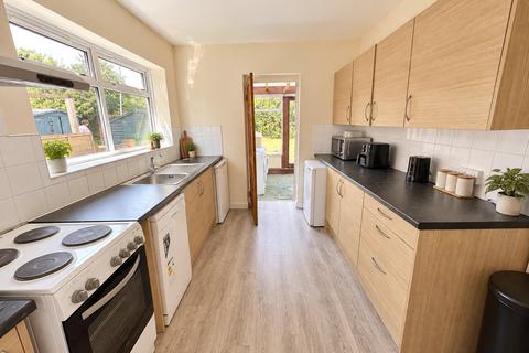 4 bedroom semi-detached house for sale, Harefield Road, Southampton, Hampshire, SO17