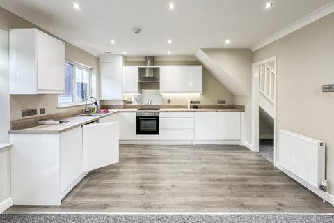 3 bedroom semi-detached house to rent, Eastlyn Road, Bedminster Down, BS13 7HZ