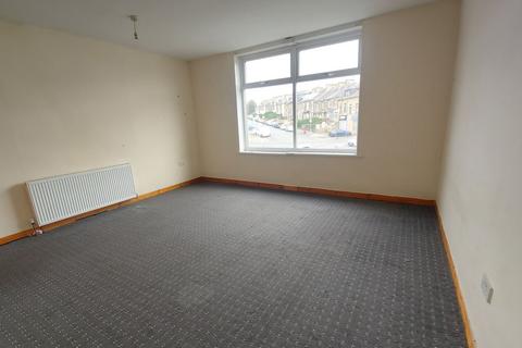 3 bedroom apartment to rent, Toller Lane, Bradford, BD8