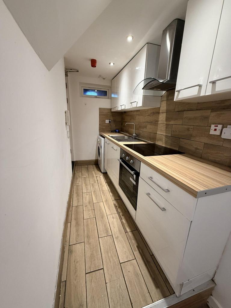 Apartment in Leicester, Aylestone Park - View 3