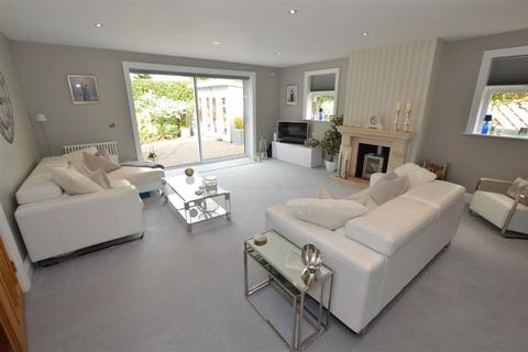 2 bedroom link detached house for sale, Hallgarth Court, Newsham, Nr Richmond