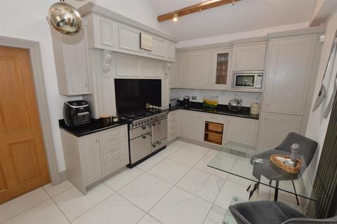 2 bedroom link detached house for sale, Hallgarth Court, Newsham, Nr Richmond