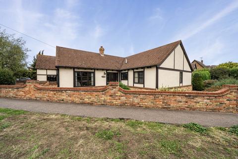 3 bedroom detached bungalow for sale, Silver Street, Great Barford