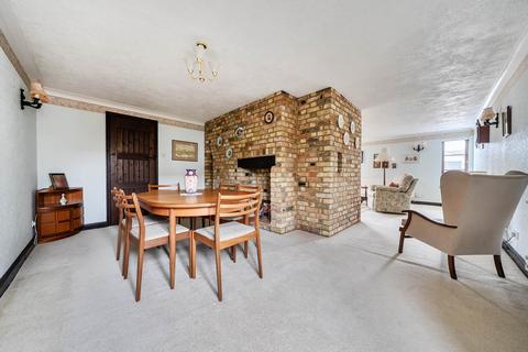 3 bedroom detached bungalow for sale, Silver Street, Great Barford