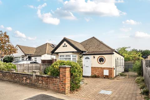 2 bedroom bungalow for sale, Selsdon Road, New Haw, KT15