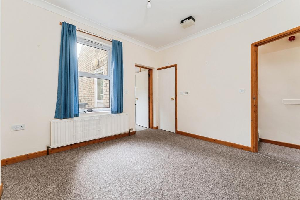 House in Cambridge, Petersfield - More