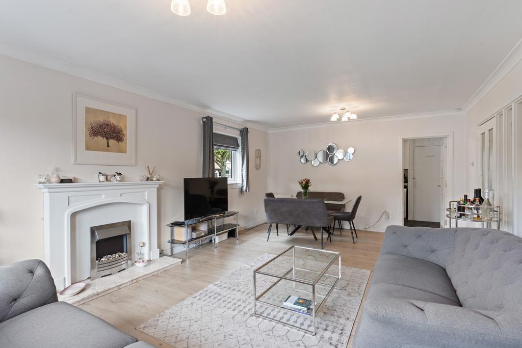 Apartment in Edinburgh - View 3