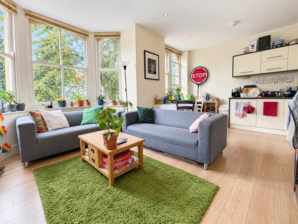 Apartment in Cardiff - View 2