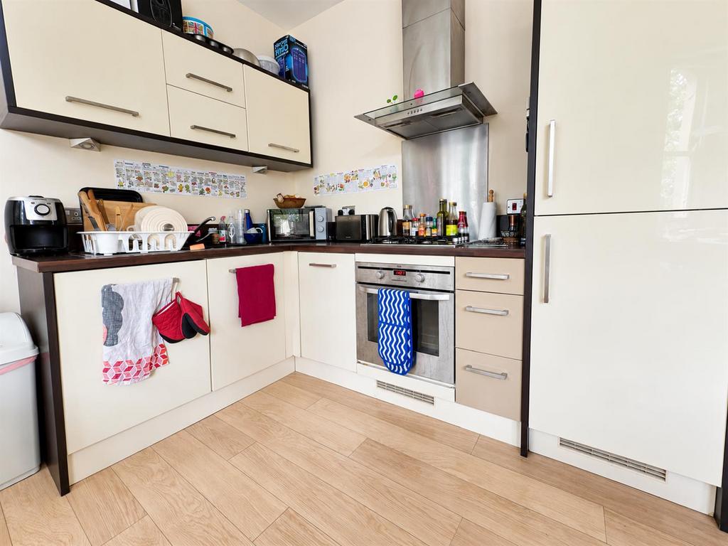 Apartment in Cardiff - View 3