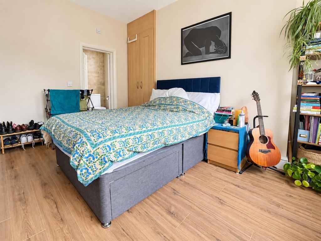 Apartment in Cardiff - View 4