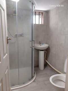 2 bedroom terraced house to rent, Alma Street, Luton LU1