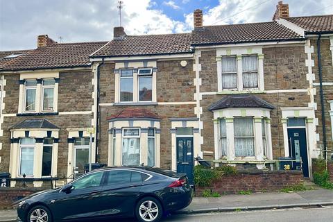 3 bedroom terraced house to rent, Air Balloon Road, Bristol