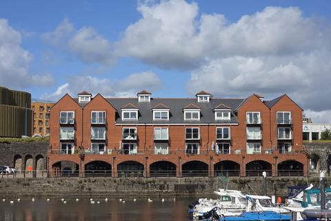 2 bedroom flat for sale, Squire Court, Victoria Quay, Maritime Quarter, Swansea, City And County of Swansea.