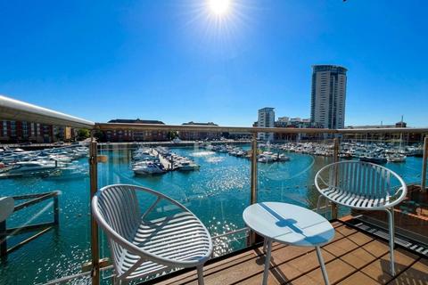 2 bedroom flat for sale, Squire Court, Victoria Quay, Maritime Quarter, Swansea, City And County of Swansea.