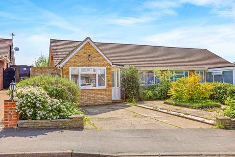 3 bedroom semi-detached house to rent, Lulworth Avenue, Goffs Oak EN7