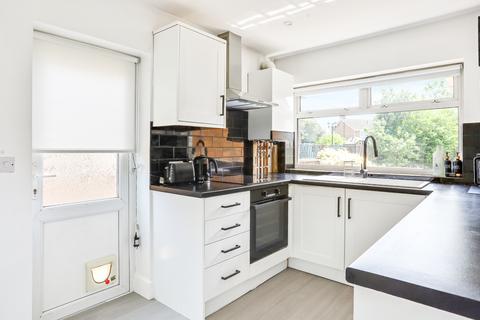 3 bedroom semi-detached house to rent, Lulworth Avenue, Goffs Oak EN7