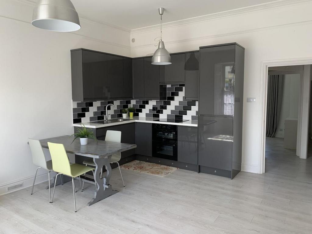 Apartment in Bristol, Tyndall's Park, Spike Island - View 3