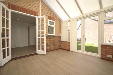 2 bedroom semi-detached house to rent, Redfern Close, Scarning, NR19