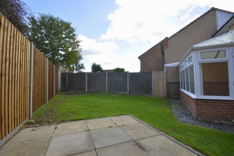 2 bedroom semi-detached house to rent, Redfern Close, Scarning, NR19