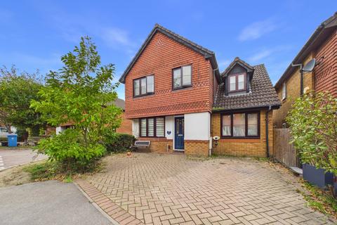 4 bed detached house for rent in Worcestershire Lea, Warfield, Bracknell, Berkshire, RG42