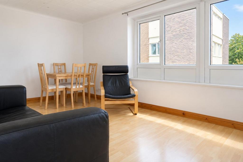 Apartment in Newcastle upon Tyne, Blakelaw, Blakelaw and North Fenham - View 3