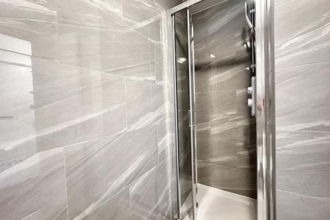 Studio to rent, Clarkes Drive, Uxbridge, UB8