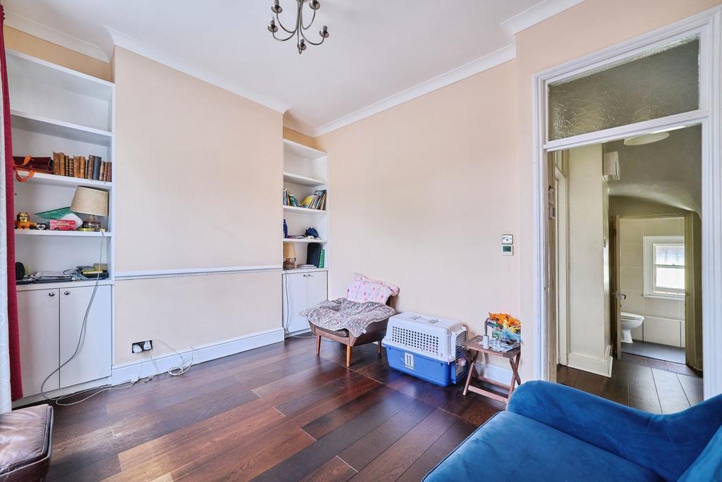 Apartment in London - View 3