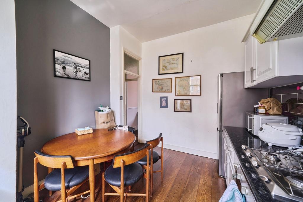 Apartment in London - View 5