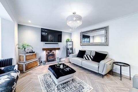 4 bedroom detached house for sale, Elderflower Road, Dentons Green, WA10