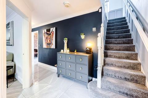 4 bedroom detached house for sale, Elderflower Road, Dentons Green, WA10