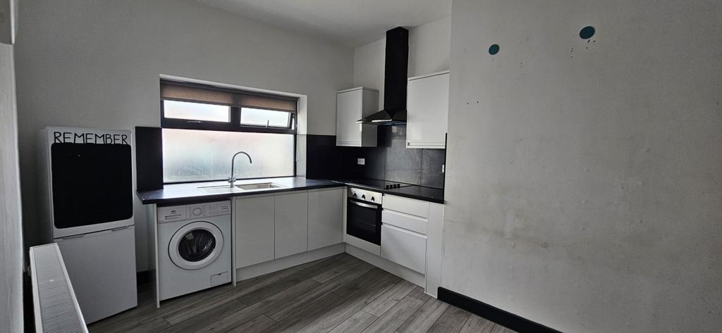 Apartment in ILFORD - View 5