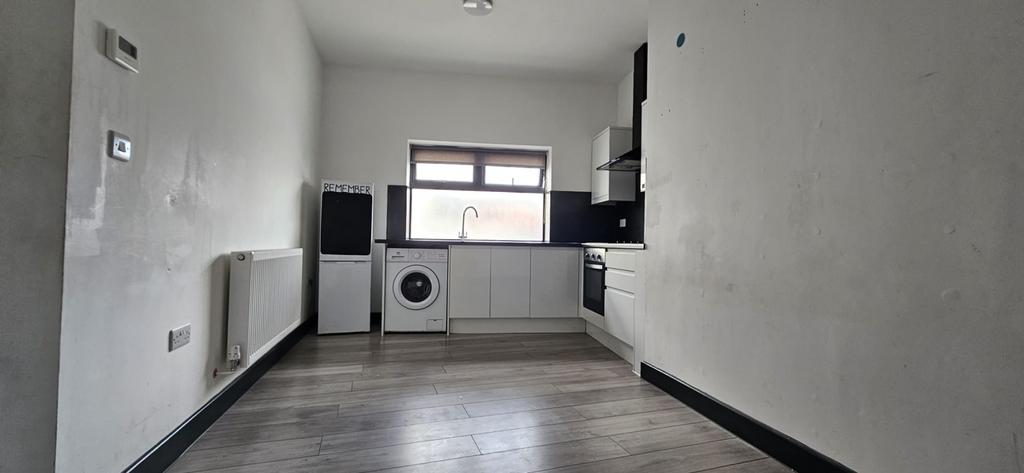 Apartment in ILFORD - More