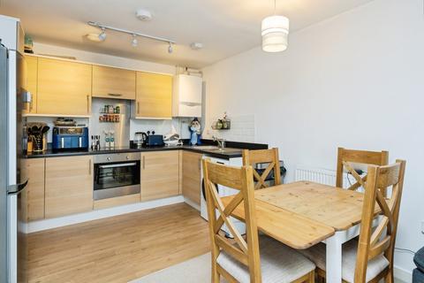 2 bedroom flat for sale, Dame Kelly Holmes Way, Tonbridge, Kent, TN9